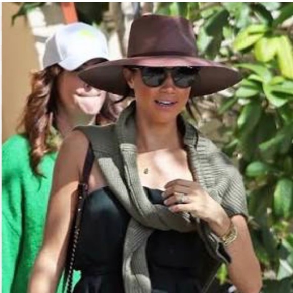 Ralph Lauren Brayan Cable-Knit Sweater Olive Fern as seen on Meghan Markle - Picture 1 of 9